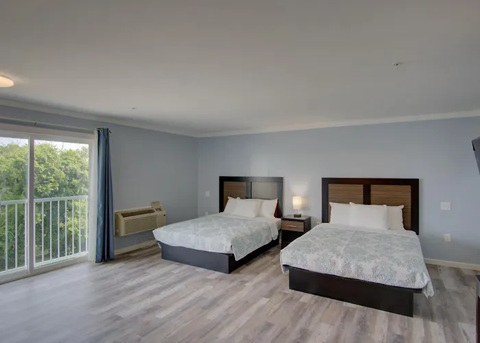 Dhimas Bayview Apartamento