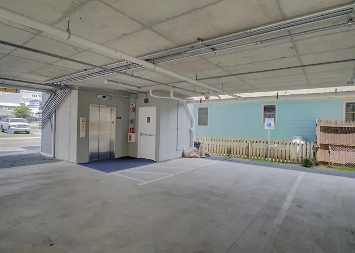 Dhimas Bayview Apartamento